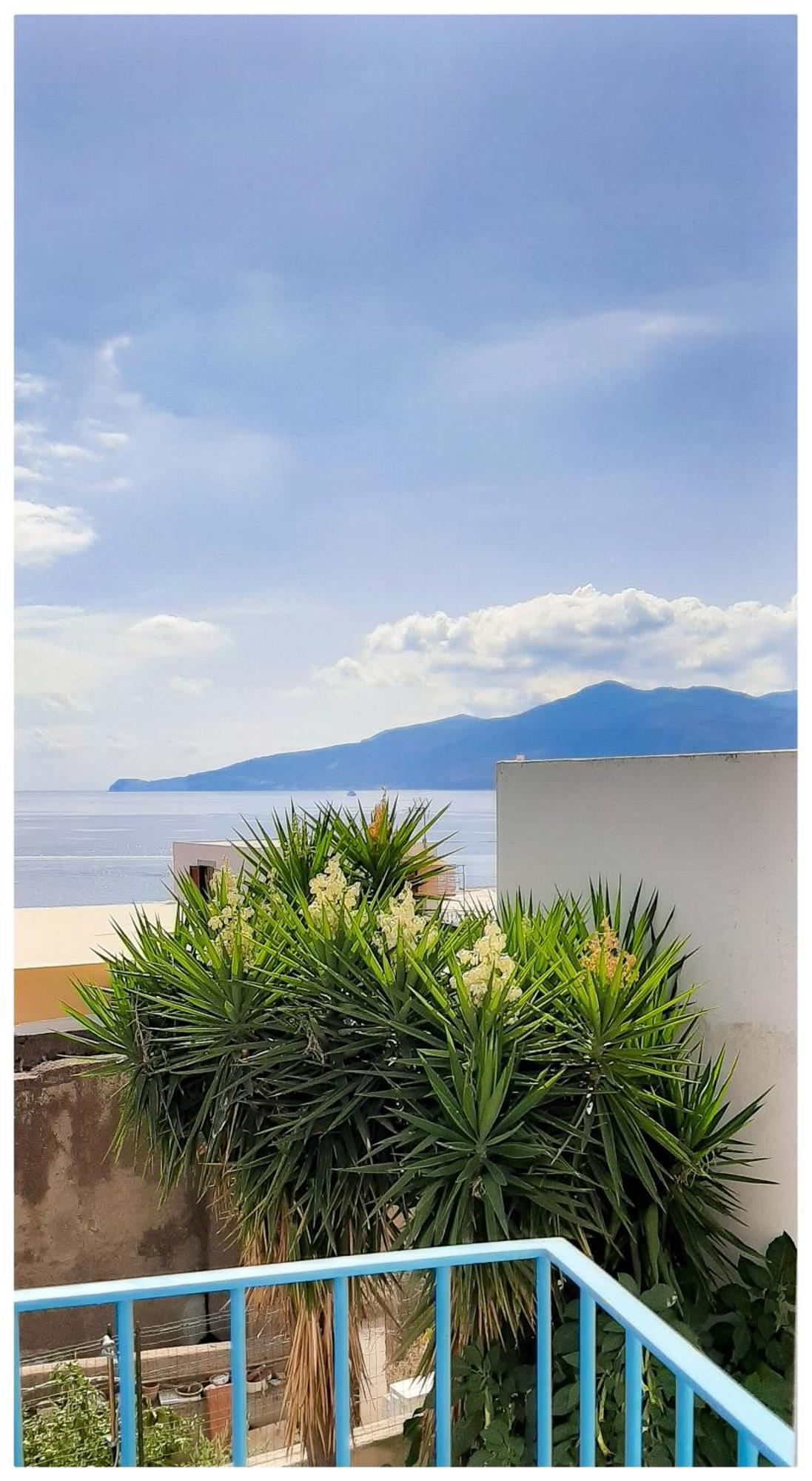 Salinarte Hotell Santa Marina Salina Rum bild